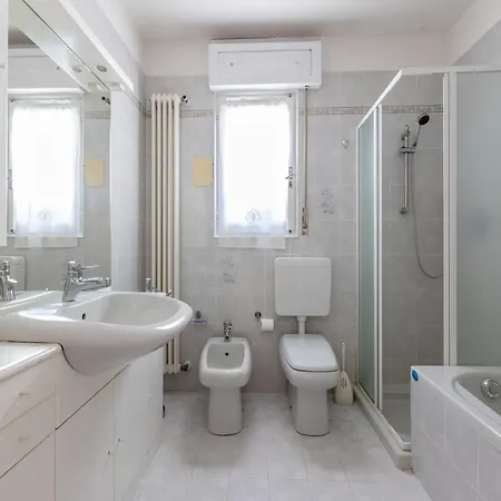 펜션 By Como, Cleaning Included Acquaseria