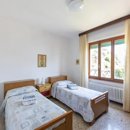 By Como, Cleaning Included Acquaseria